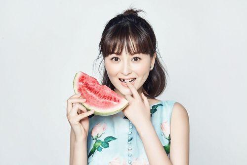 娱乐圈十大吃瓜女星是谁,揭秘幕后故事与热点事件 第3张 娱乐圈十大吃瓜女星是谁,揭秘幕后故事与热点事件 第3张