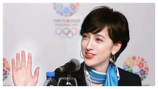 娱乐圈男明星吃瓜语录图,笑料百出,揭秘明星圈幕后趣闻 第2张 娱乐圈男明星吃瓜语录图,笑料百出,揭秘明星圈幕后趣闻 第2张