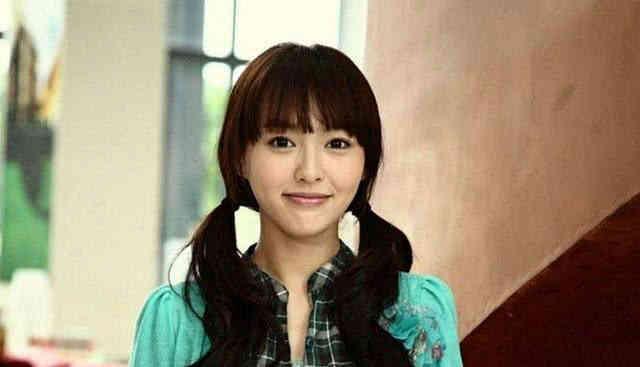 女主穿到娱乐圈吃瓜文,女主的吃瓜日常 第2张 女主穿到娱乐圈吃瓜文,女主的吃瓜日常 第2张