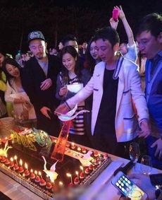 娱乐吃瓜酱生日庆祝视频,星光熠熠，欢乐满溢  第3张