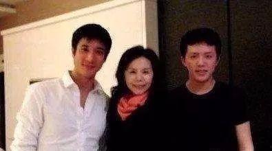 二哥吃瓜娱乐圈,娱乐圈幕后风云大揭秘  第2张